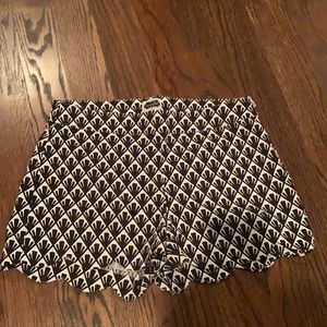 New Mudpie Printed shorts Small